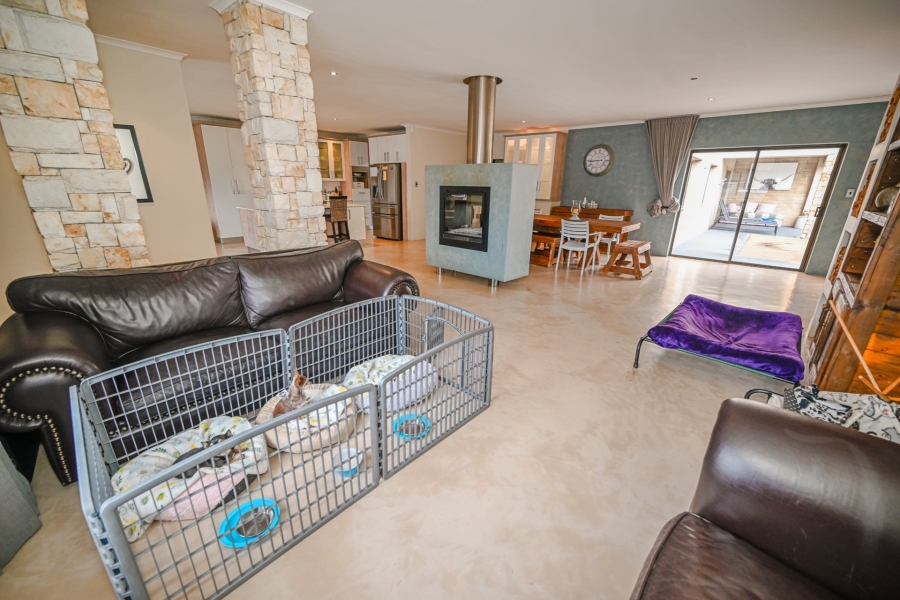 5 Bedroom Property for Sale in Vierlanden Western Cape
